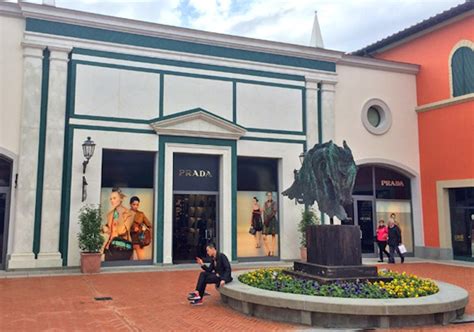 Prada Outlet a Barberino di Mugello: orari, mappa e sconti